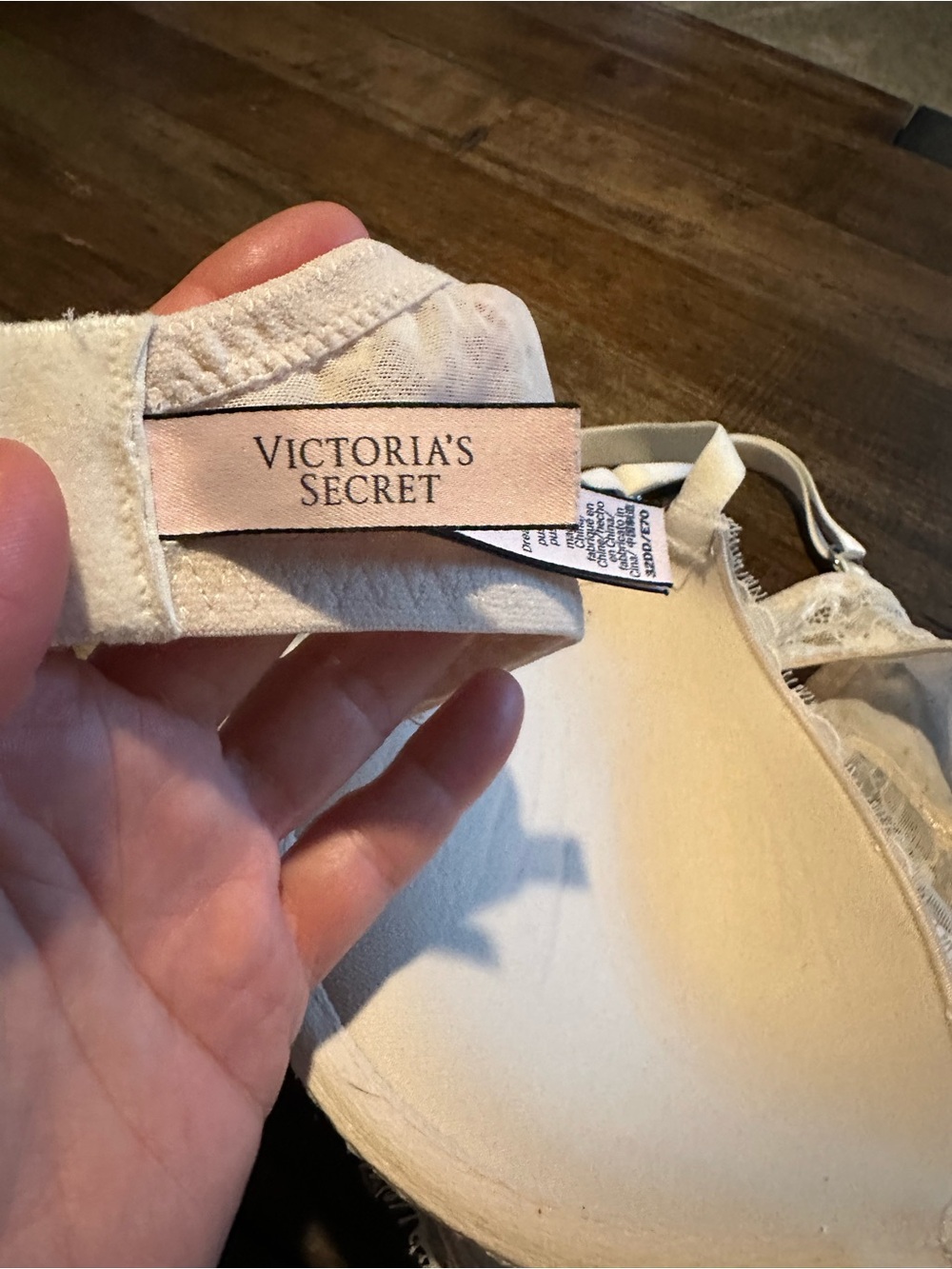 Victoria's Secret Lace Push-Up Bra in Light Beige - Picture 3 of 4